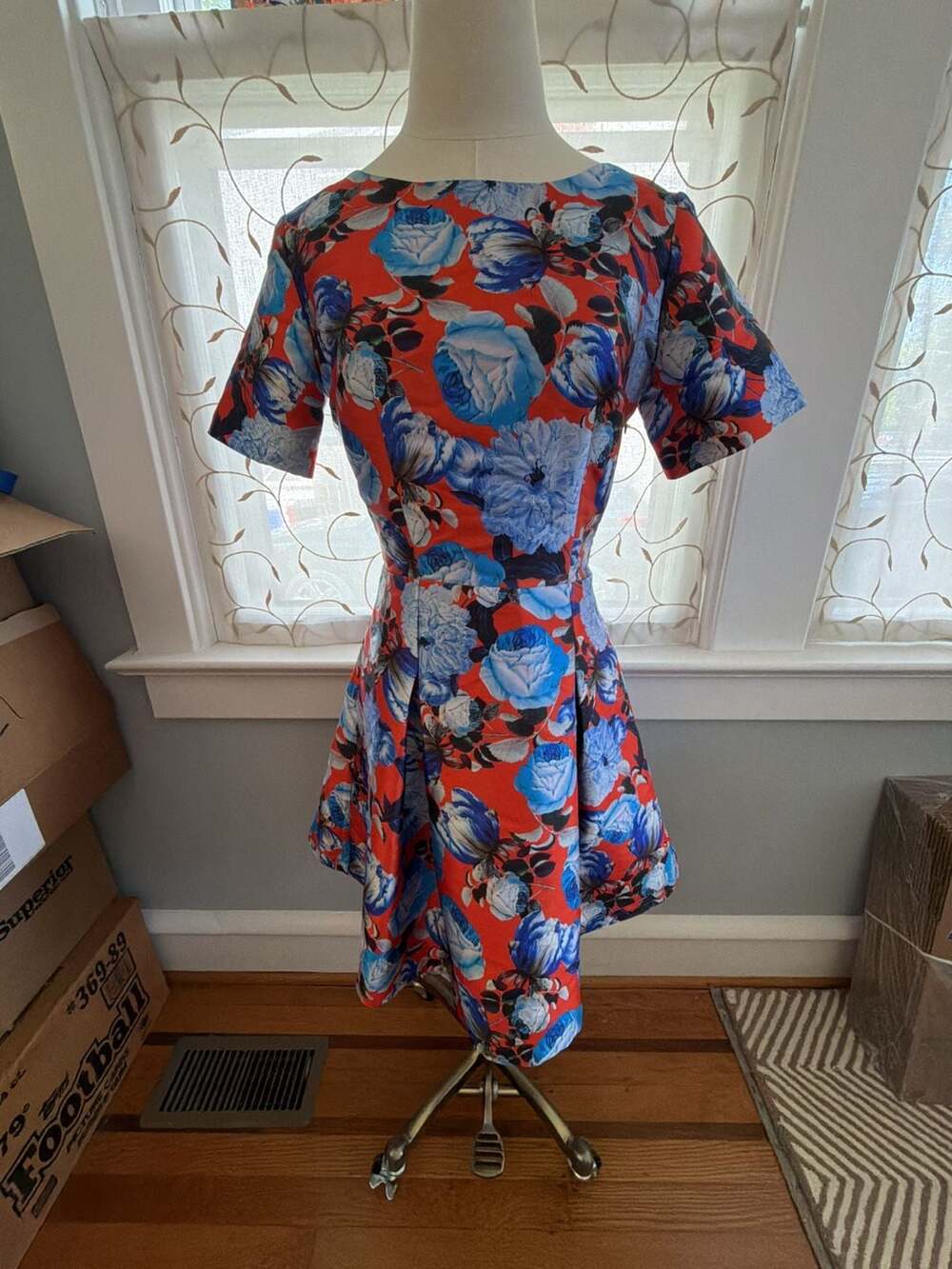 Sachin & Babi Noir Floral Print Open Back Fit and Flare Dress Size 2
